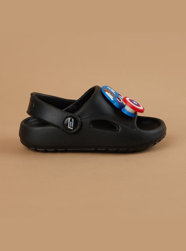 FAME FOREVER Boys Boys Captain America Charm Sandals