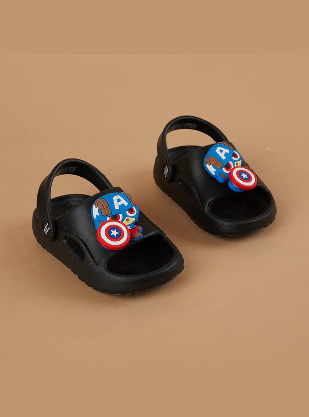 FAME FOREVER Boys Boys Captain America Charm Sandals
