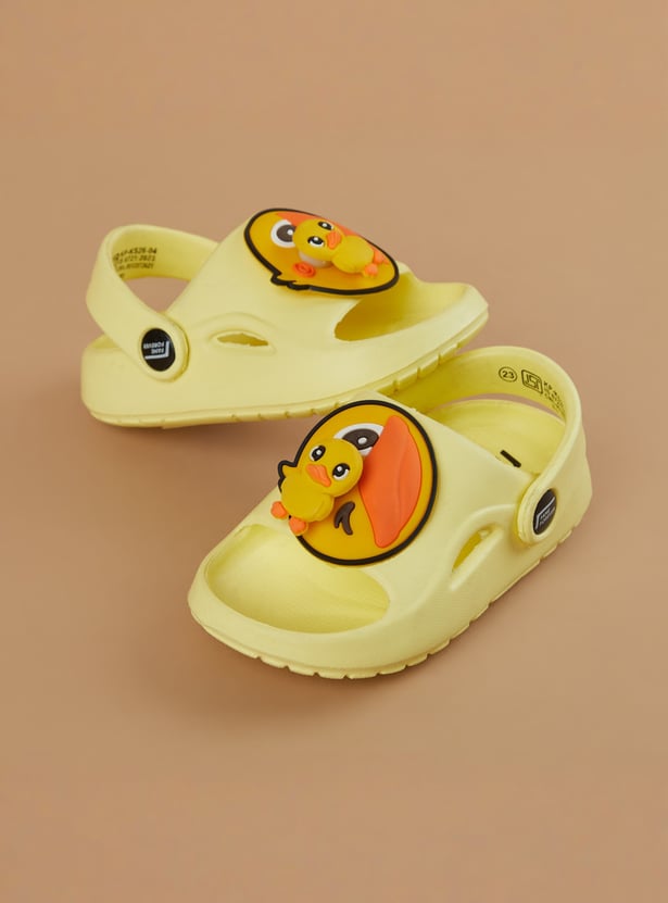 FAME FOREVER Girls Appliqued Sandals