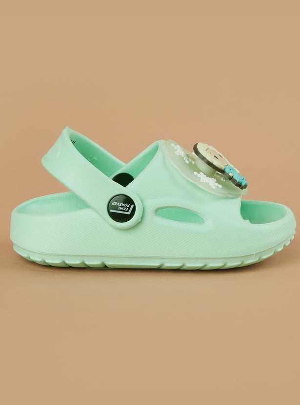 FAME FOREVER Girls Appliqued Clogs
