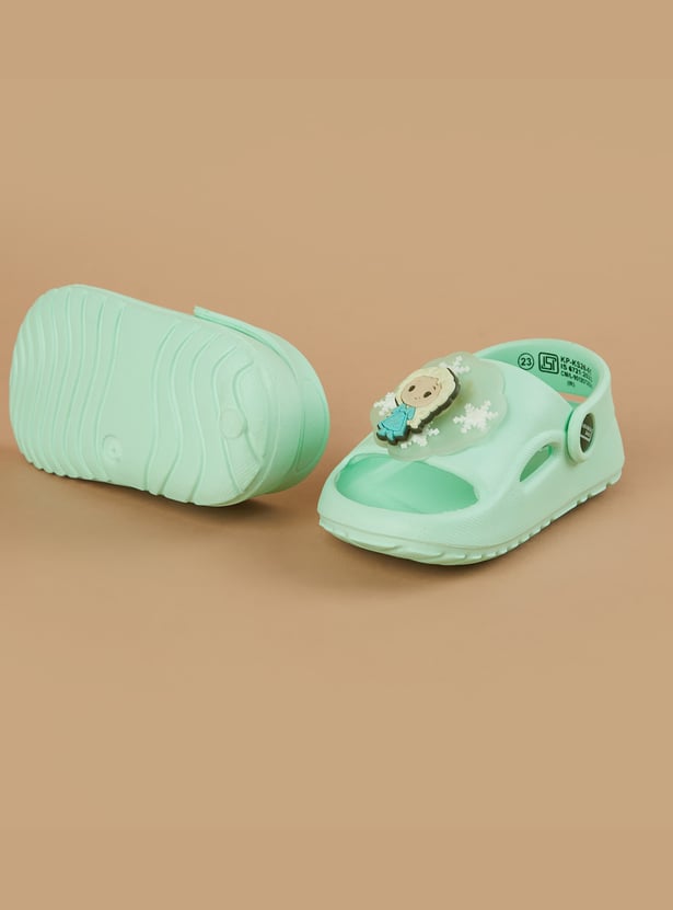 FAME FOREVER Girls Appliqued Clogs