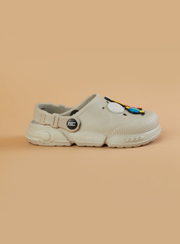 FAME FOREVER Boys Clogs with Charms