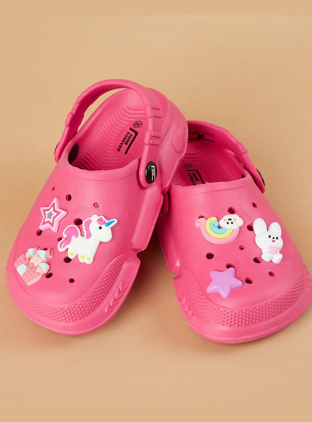 FAME FOREVER Clogs with Charms