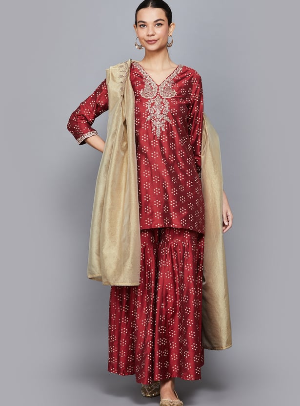 W Embellished Yoke Straight Kurti Set