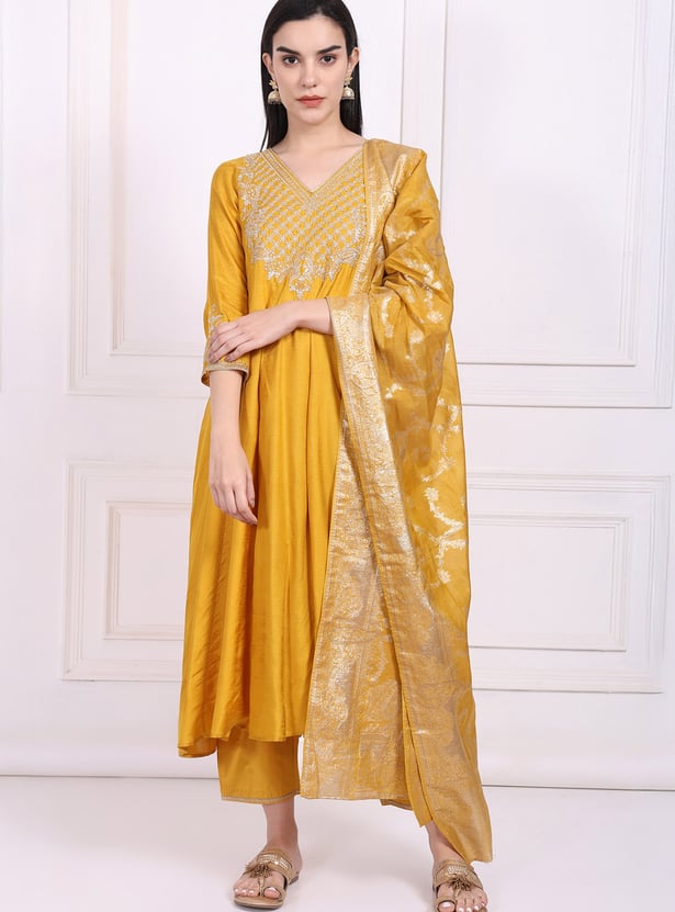 W Embroidered Straight Kurta Set
