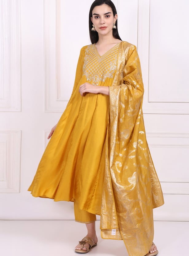 W Embroidered Straight Kurta Set