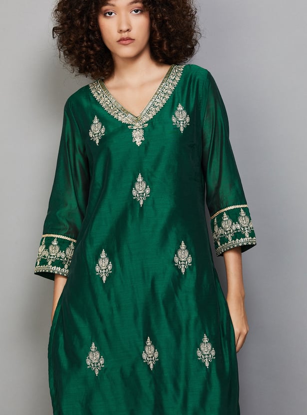 W Embroidered Motif Straight Kurta