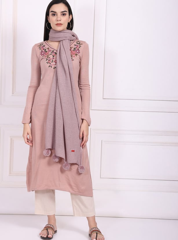 W Knitted Shawl