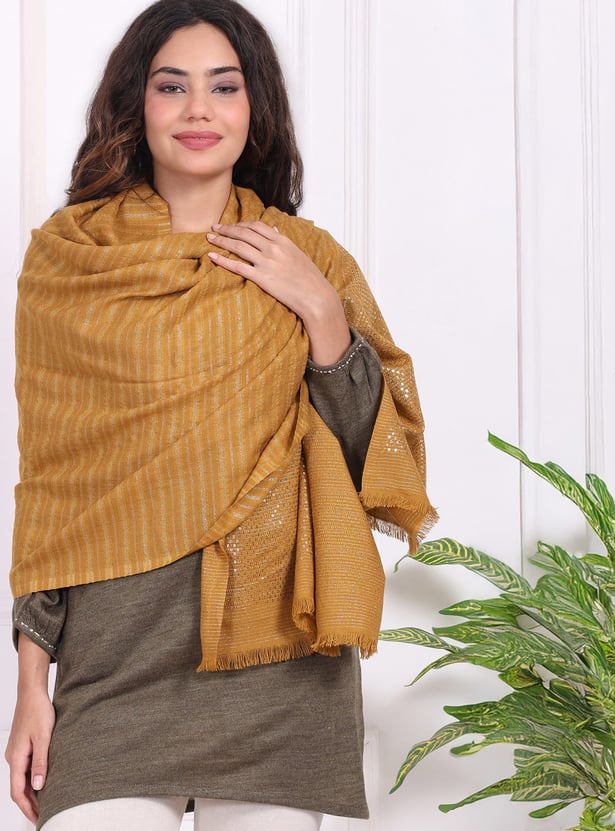 W Knitted Shawl