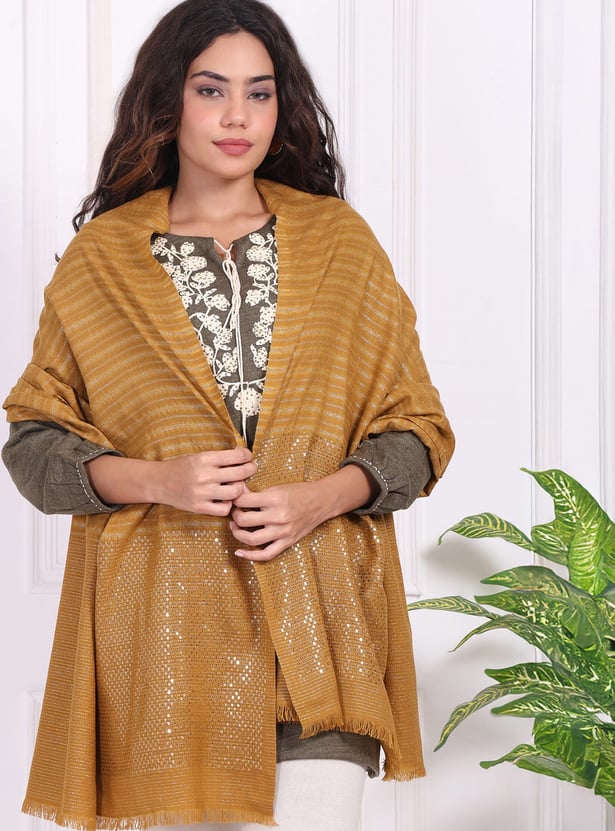 W Knitted Shawl