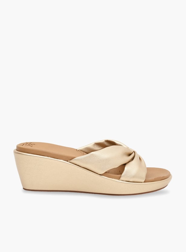 ROCIA Textured Wedges