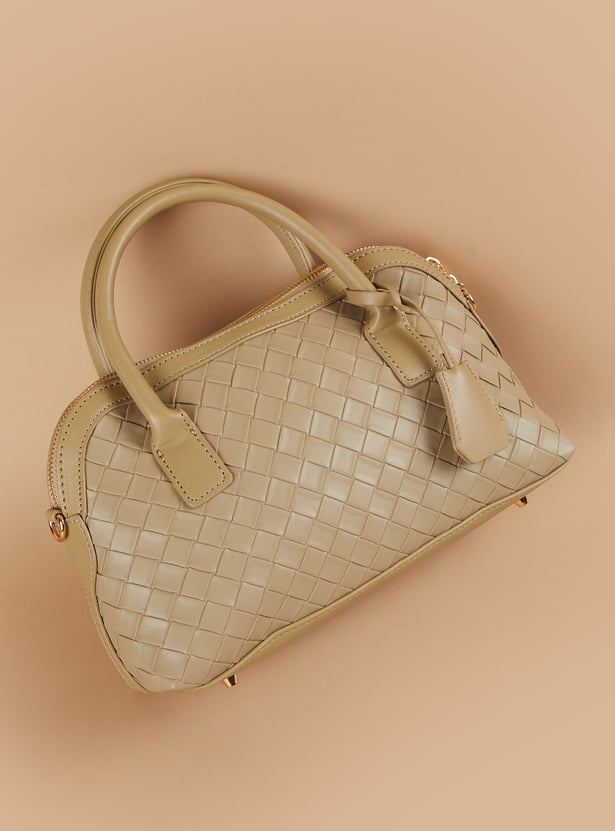 GINGER Textured Handheld Bag