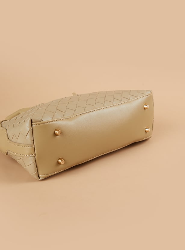 GINGER Textured Handheld Bag