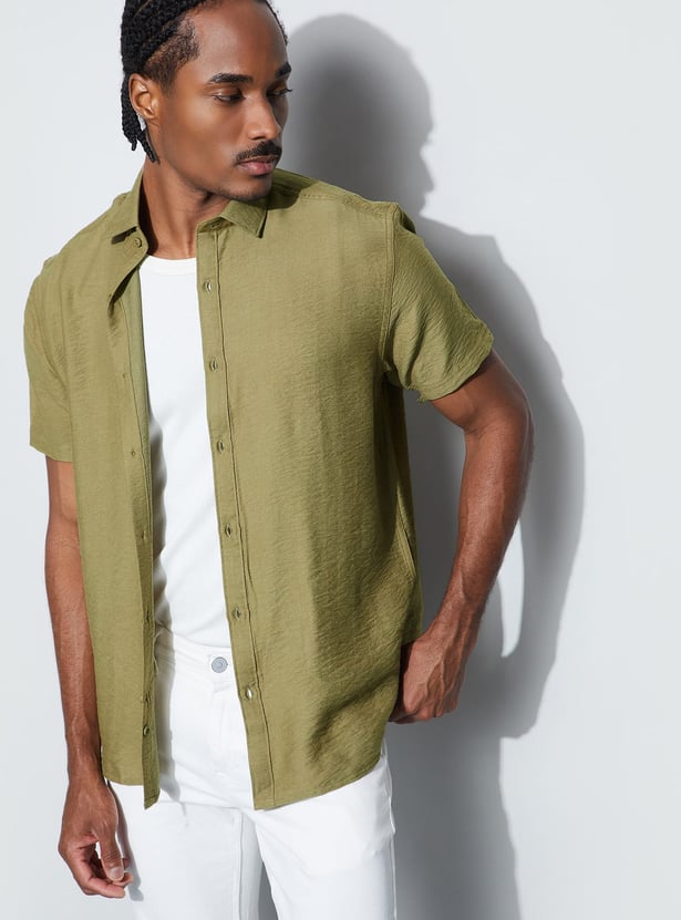 CODE UNWIND Solid Regular Fit Shirt