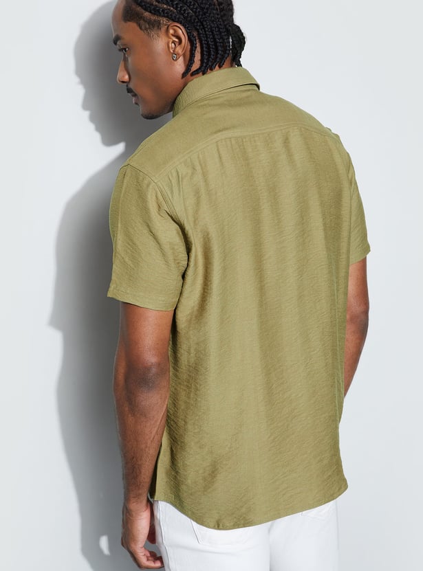 CODE UNWIND Solid Regular Fit Shirt