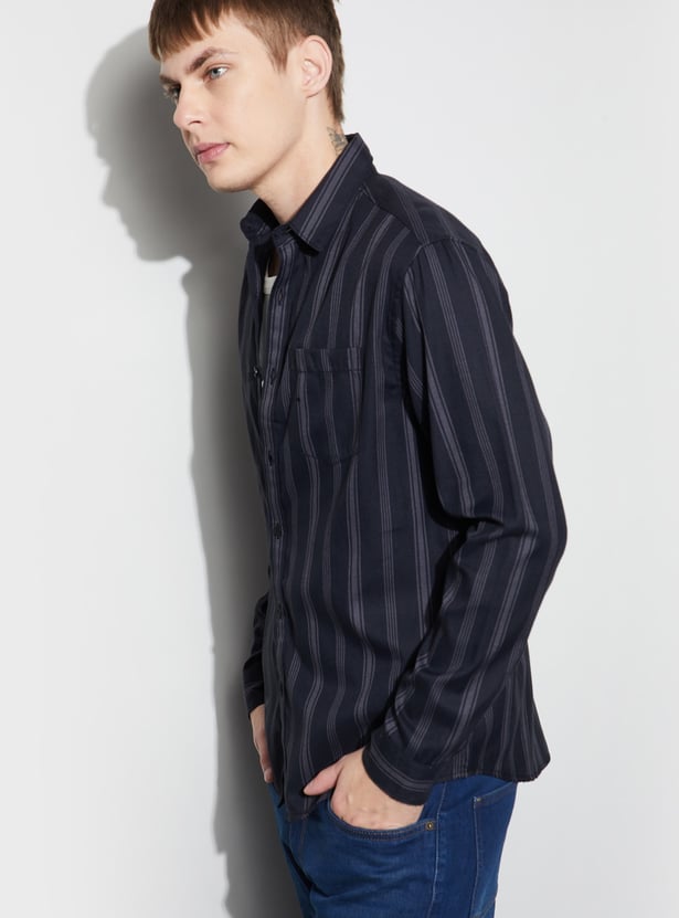 FAME FOREVER Striped Regular Fit Shirt