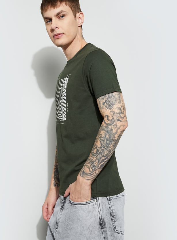FAME FOREVER Graphic Print T-shirt