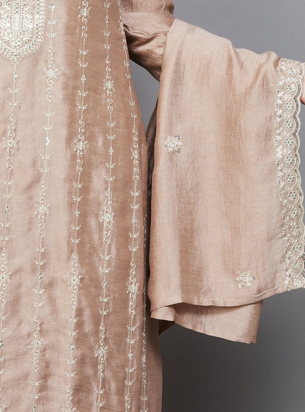 LIBAS Embroidered Kurta Set