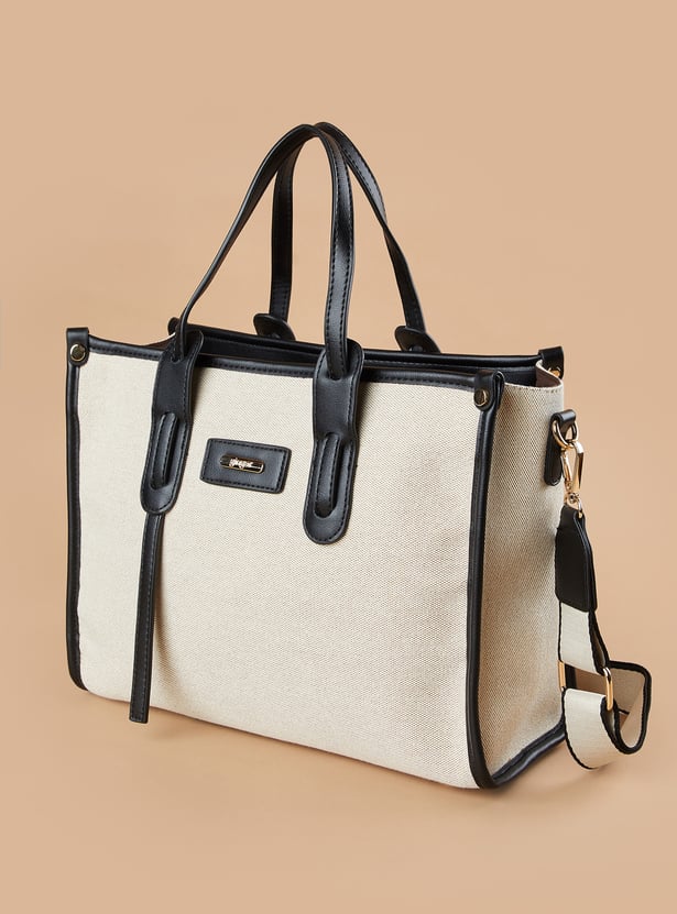 GINGER Textured Handheld Bag