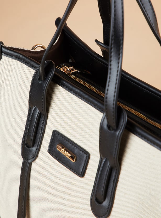 GINGER Textured Handheld Bag