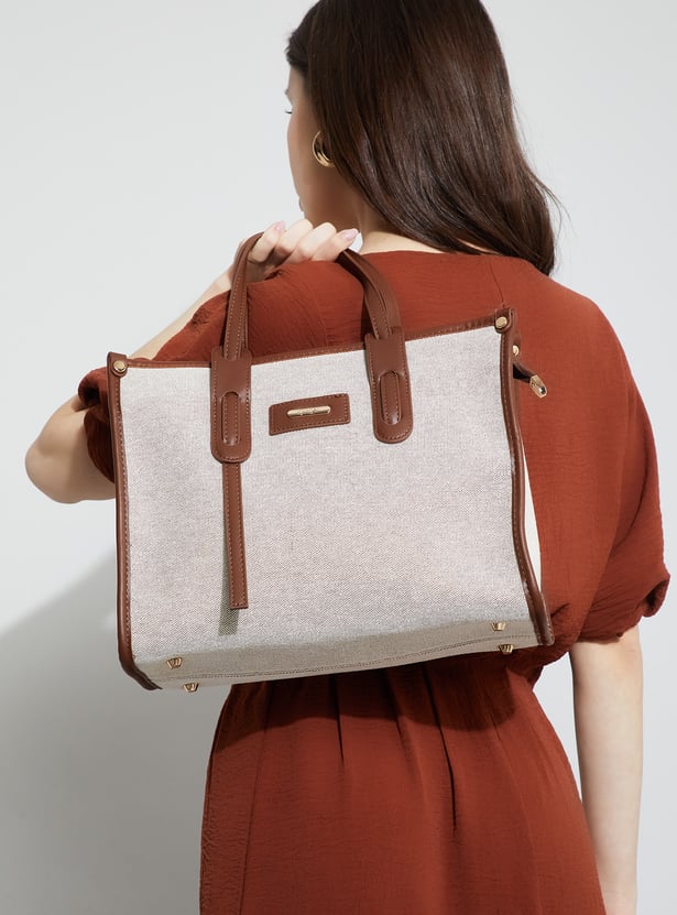 GINGER Textured Handheld Bag
