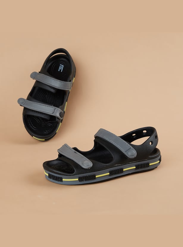 FAME FOREVER Boys Colourblock Floaters