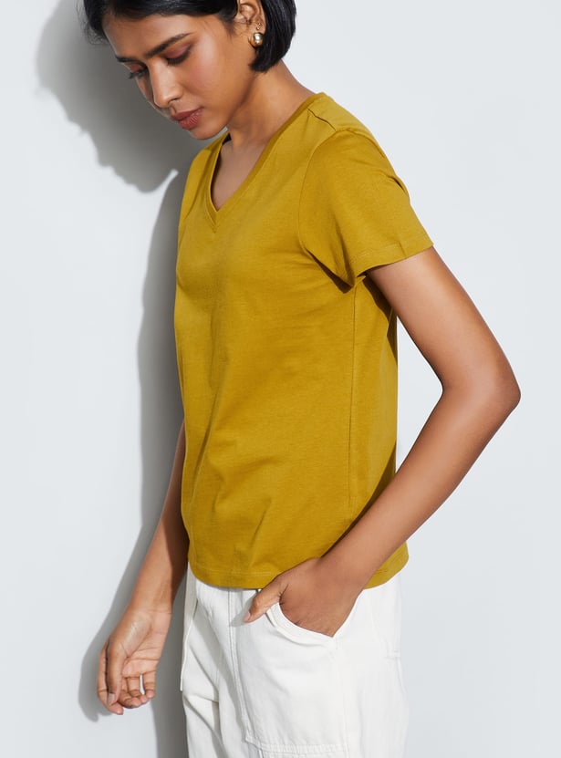FAME FOREVER Solid V-Neck T-shirt