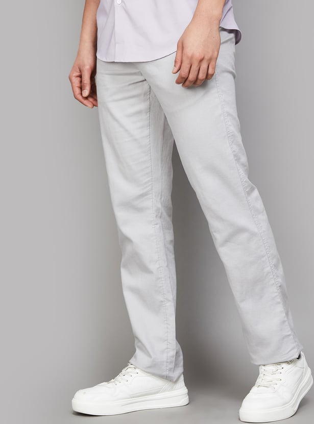 VH SPORTS Solid Slim Tapered Trousers