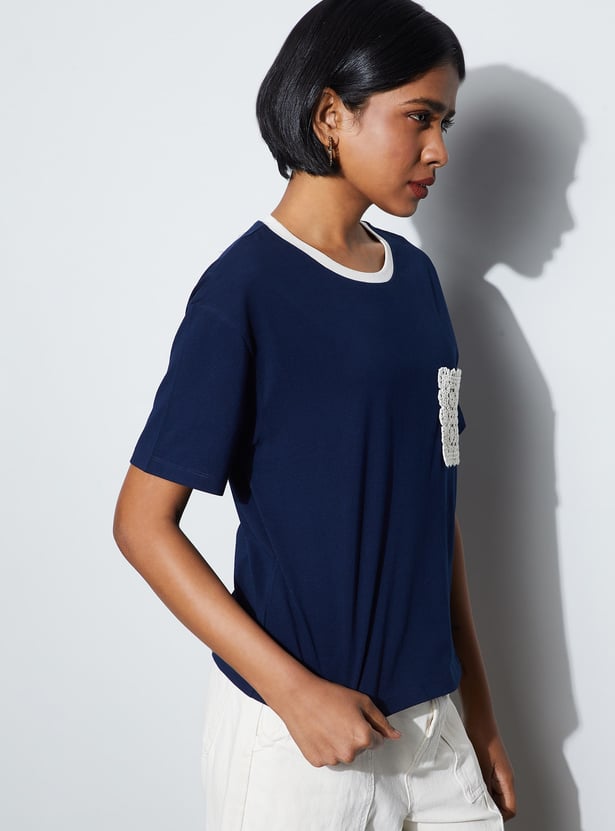 FAME FOREVER Crochet Pocket T-shirt