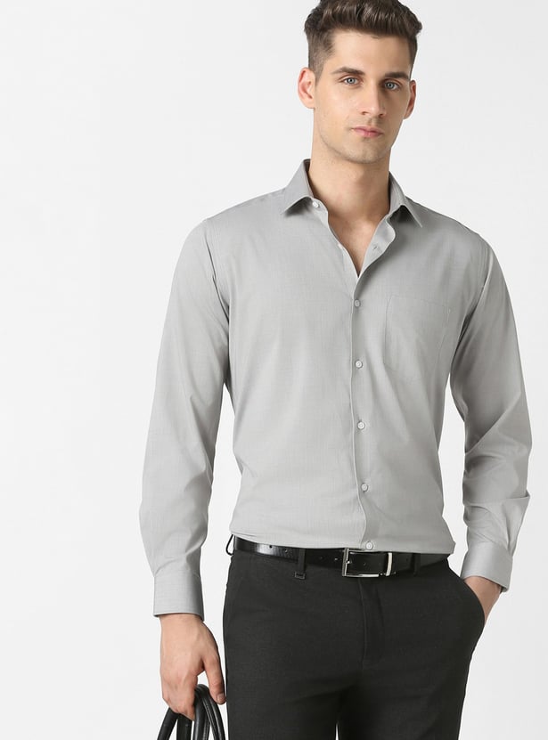 VAN HEUSEN Solid Slim Fit Formal Shirt