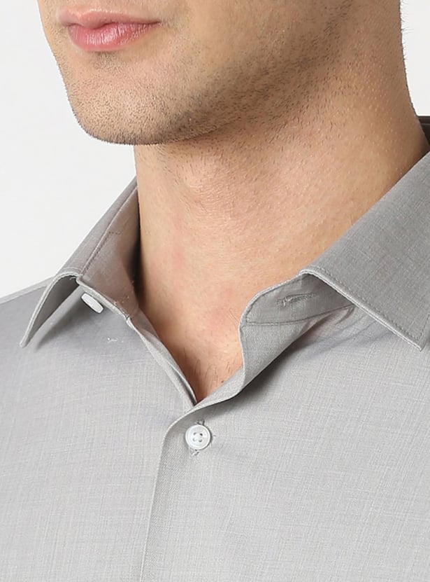 VAN HEUSEN Solid Slim Fit Formal Shirt