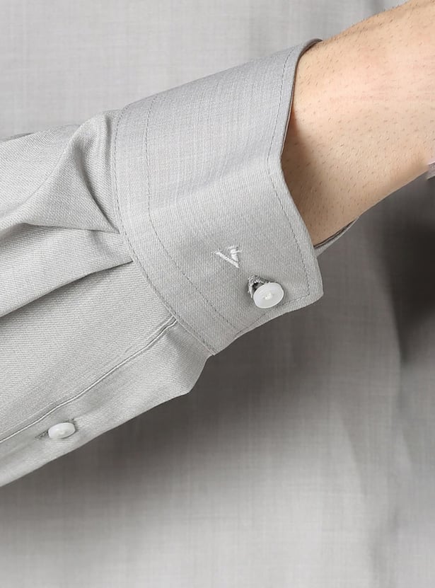 VAN HEUSEN Solid Slim Fit Formal Shirt