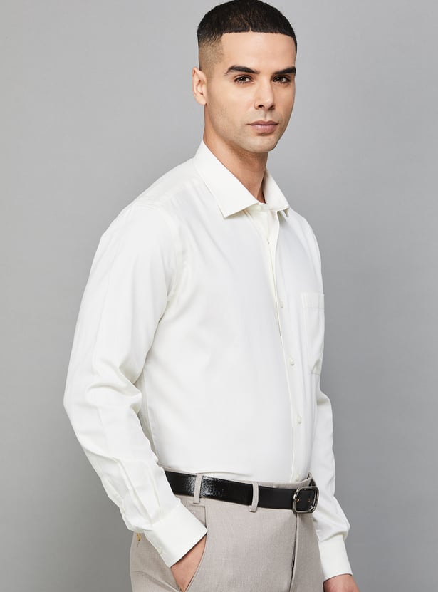 PARK AVENUE Solid Regular Fit Formal Shirt