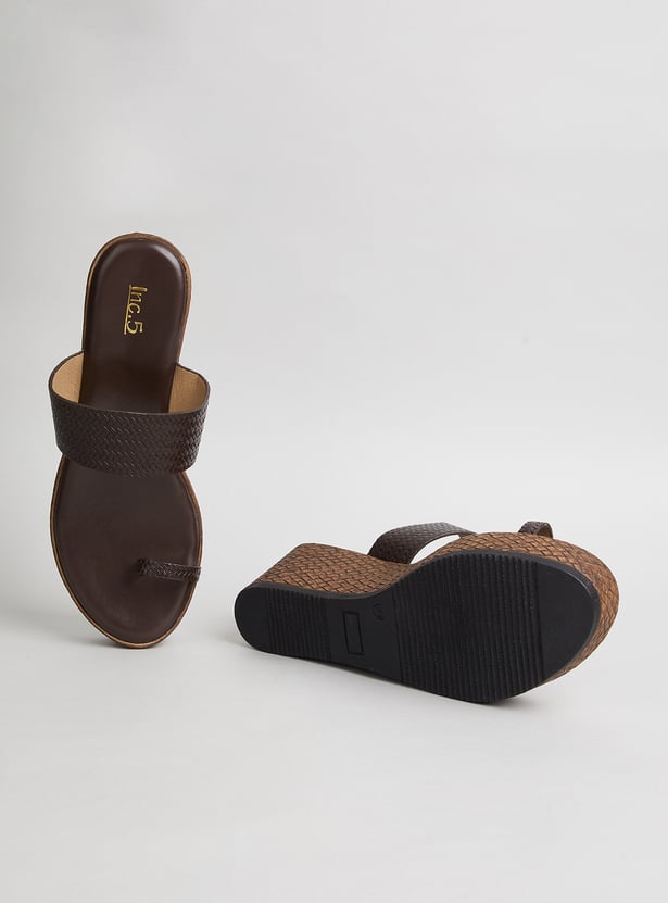 INC.5 Textured Platforms