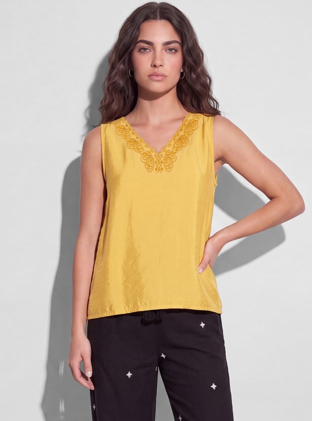 FAME FOREVER Embroidered Top