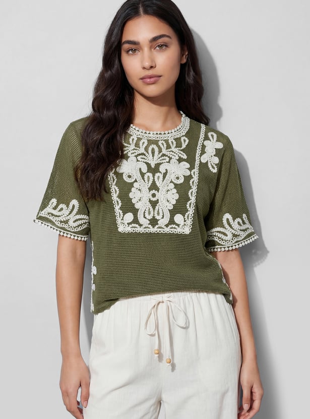 FAME FOREVER Embroidered Top