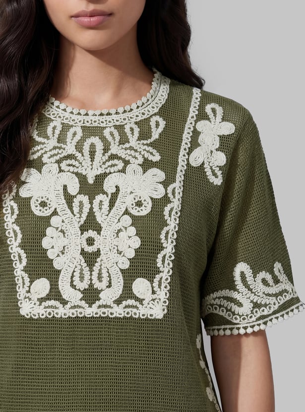 FAME FOREVER Embroidered Top