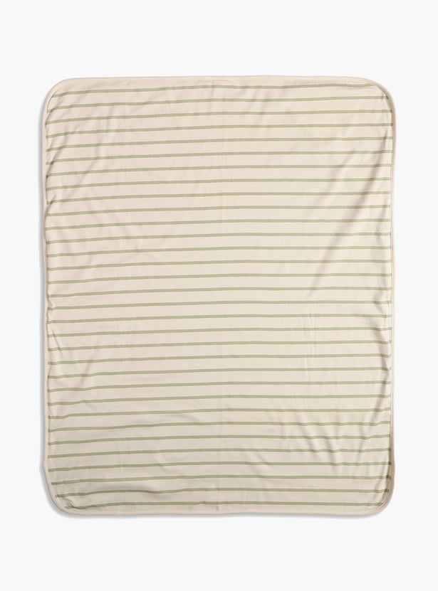 FS MINI KLUB Girls Printed and Striped Blanket - Pack of 2