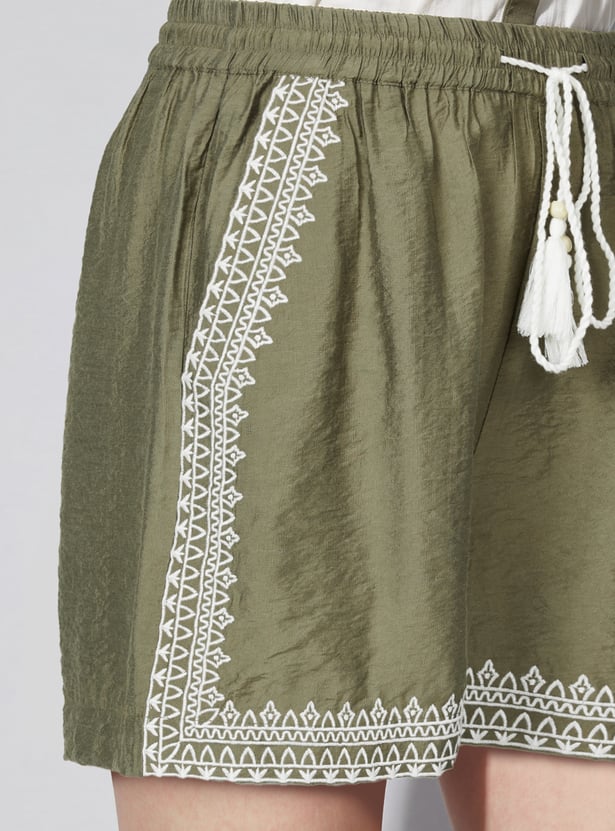 FAME FOREVER Embroidered Shorts