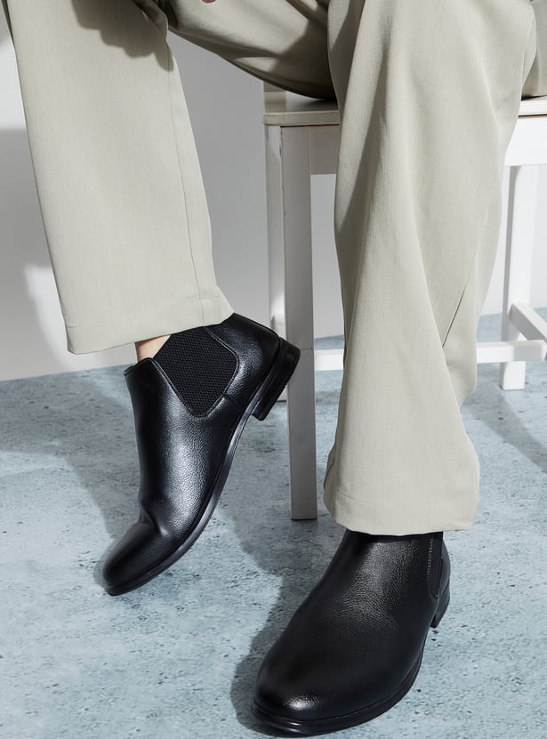 CODE Solid Chelsea Boots