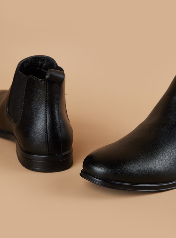 CODE Solid Chelsea Boots