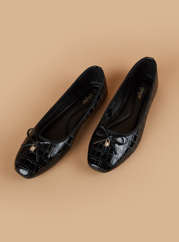 GINGER Embossed Ballerinas
