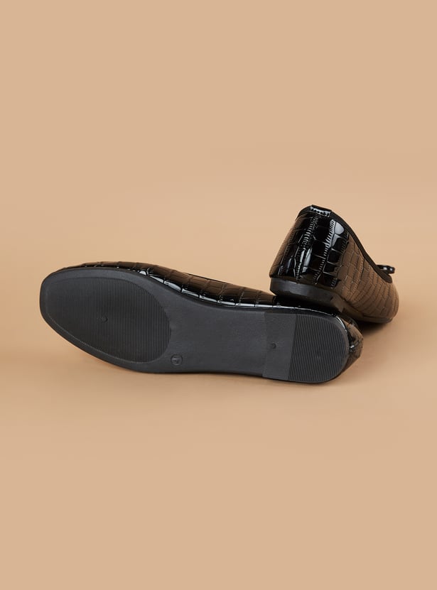 GINGER Embossed Ballerinas