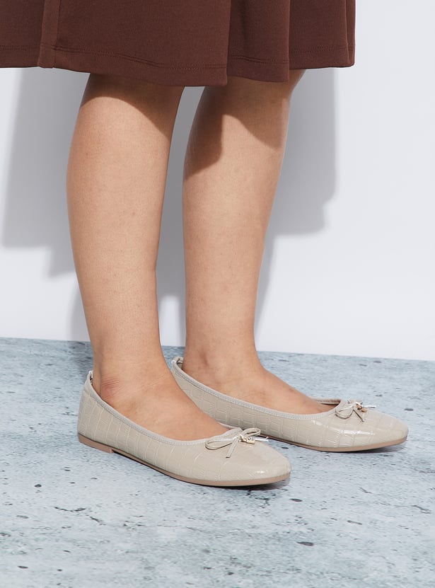 GINGER Embossed Ballerinas
