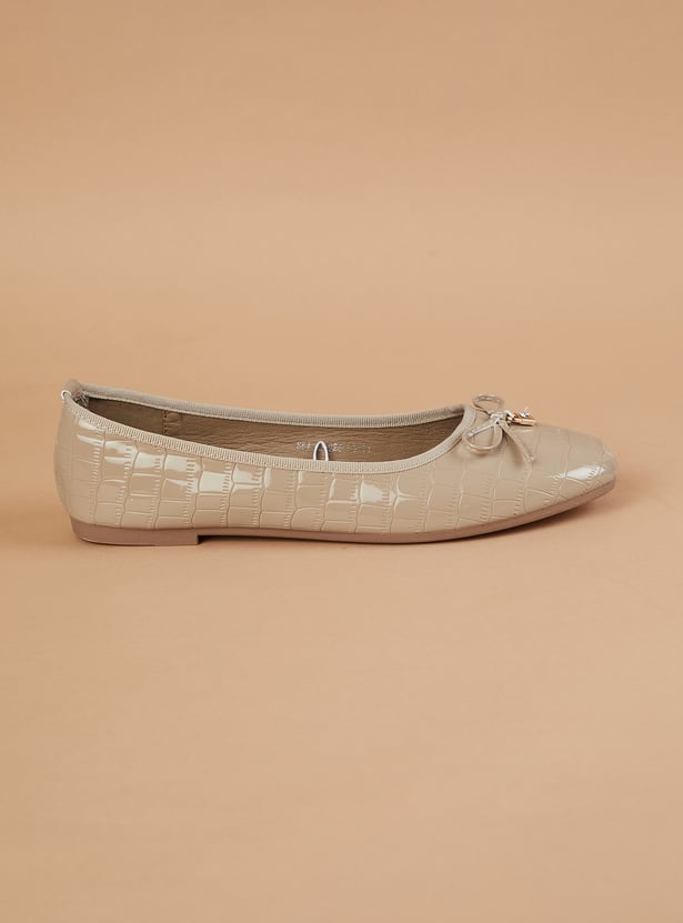 GINGER Embossed Ballerinas