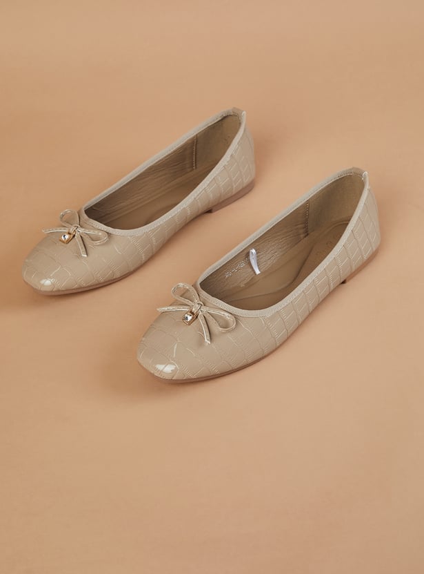 GINGER Embossed Ballerinas