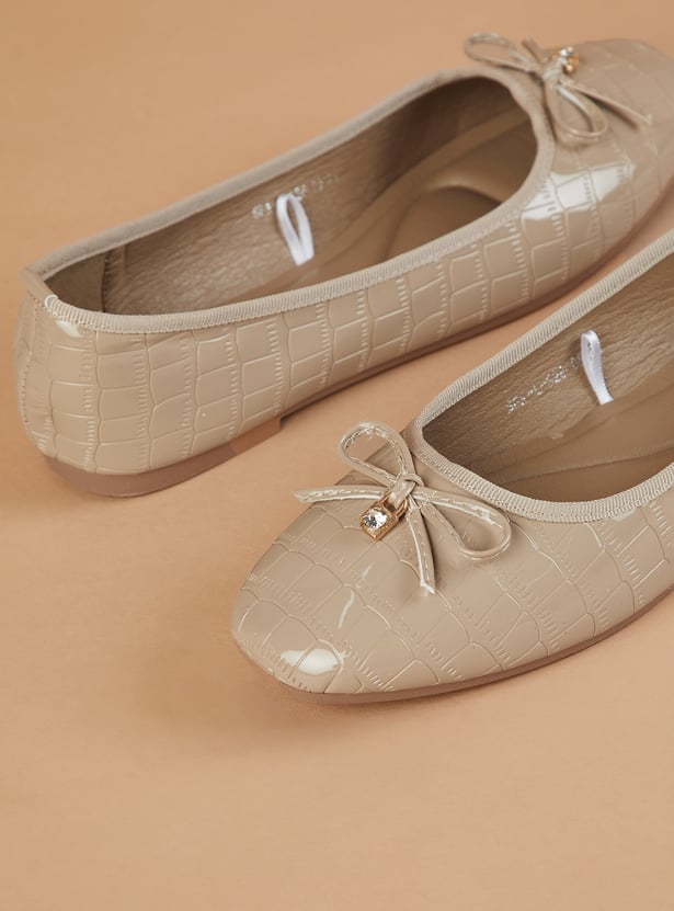 GINGER Embossed Ballerinas