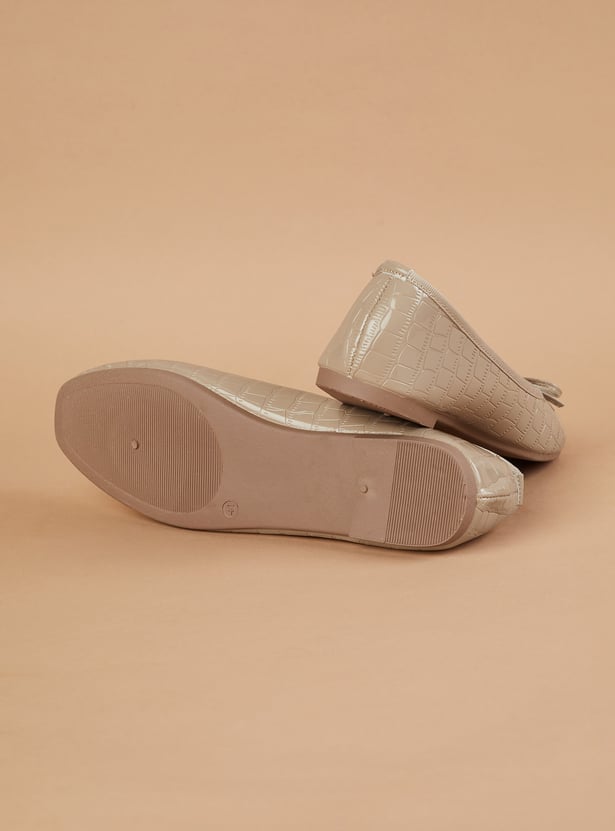 GINGER Embossed Ballerinas