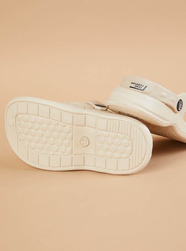 FAME FOREVER Girls Solid Flip Flops