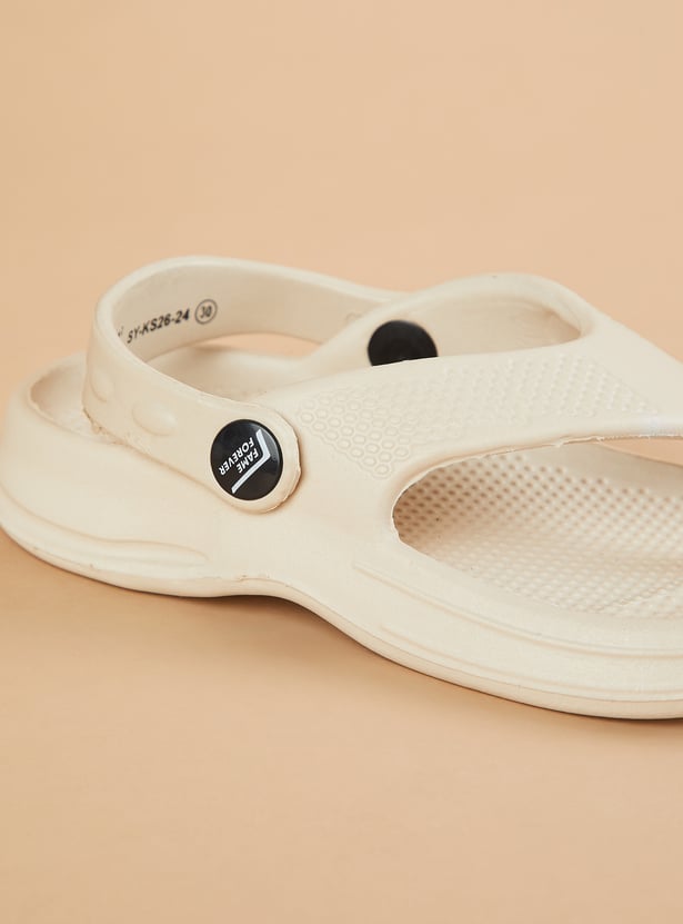 FAME FOREVER Girls Solid Flip Flops